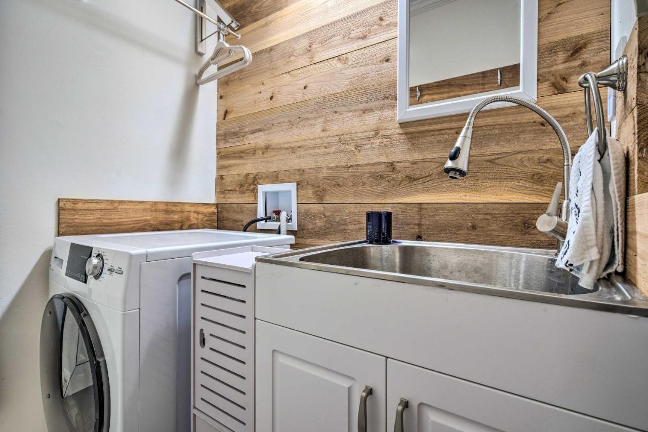 Lake Lure Studio With Private Balcony And Pool Access! Eksteriør bilde